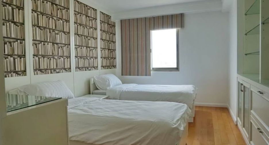 For rent 3 bedrooms condo in Watthana, Bangkok