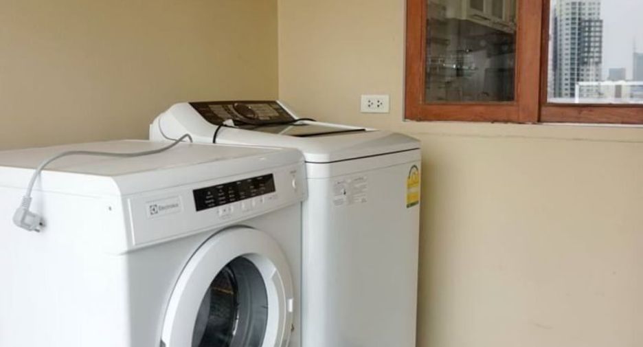 For rent 3 bedrooms condo in Watthana, Bangkok