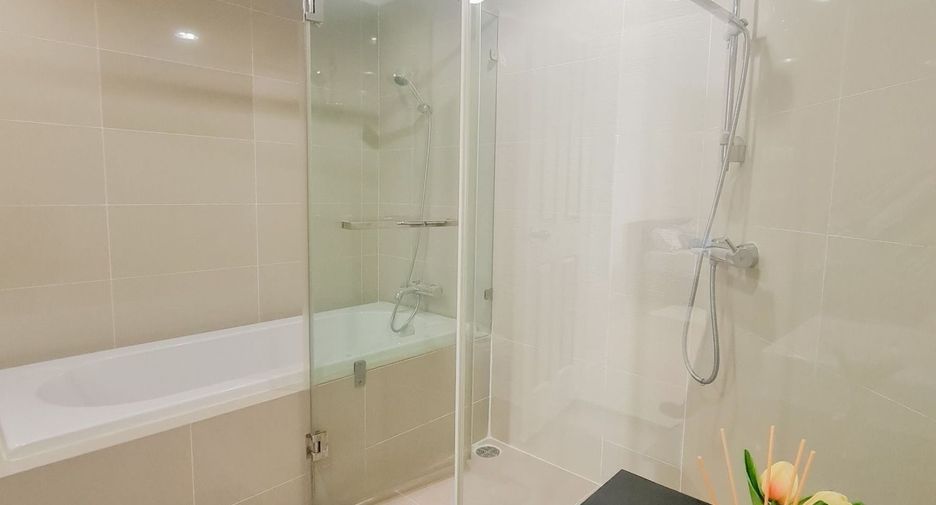 For rent 2 bedrooms condo in Huai Khwang, Bangkok