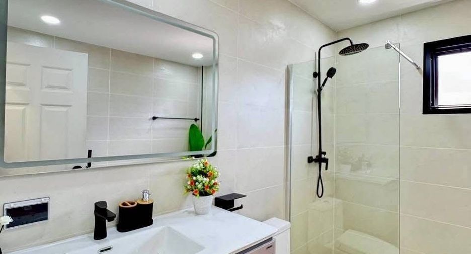 For sale 4 bedrooms house in Bang Lamung, Chonburi
