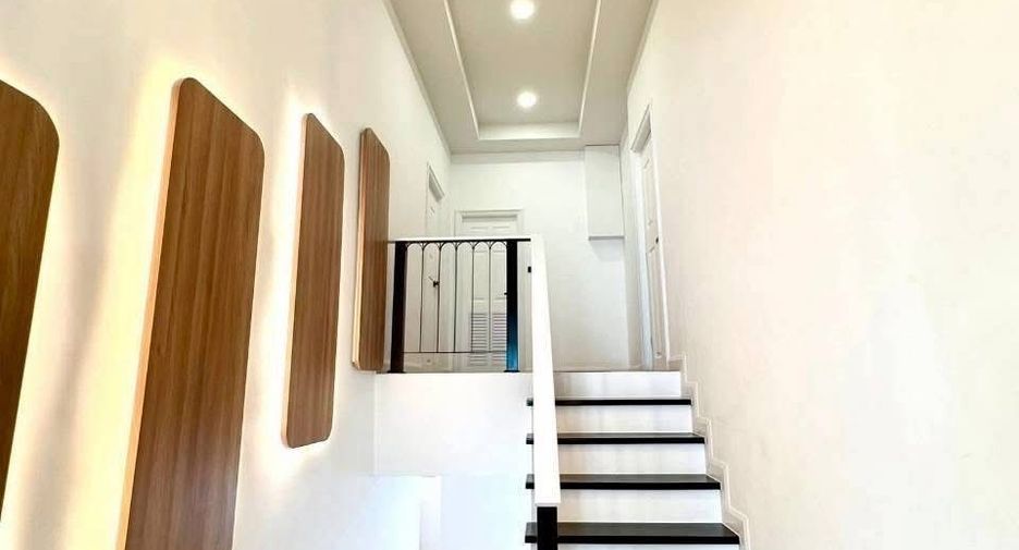 For sale 4 bedrooms house in Bang Lamung, Chonburi