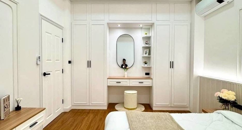 For sale 4 bedrooms house in Bang Lamung, Chonburi
