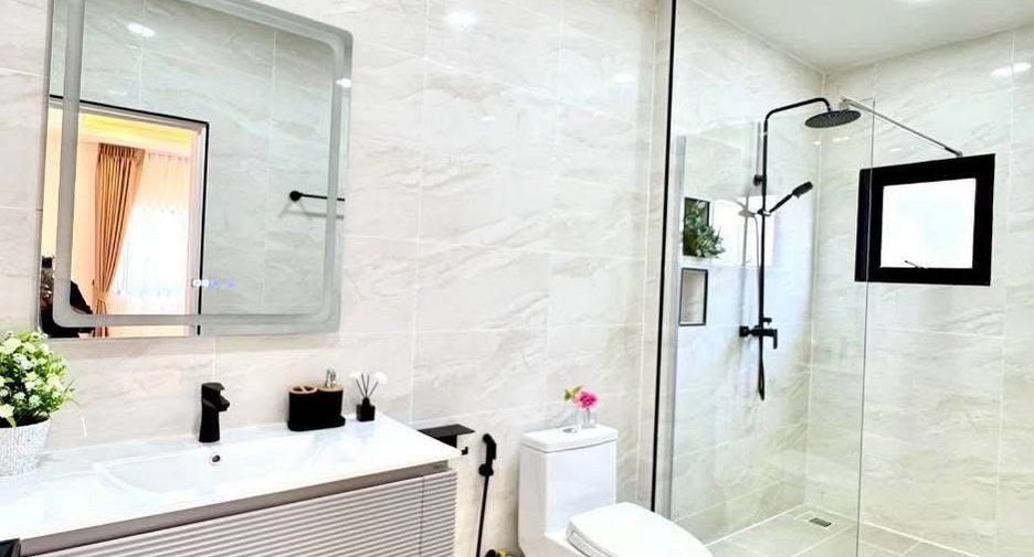 For sale 4 bedrooms house in Bang Lamung, Chonburi