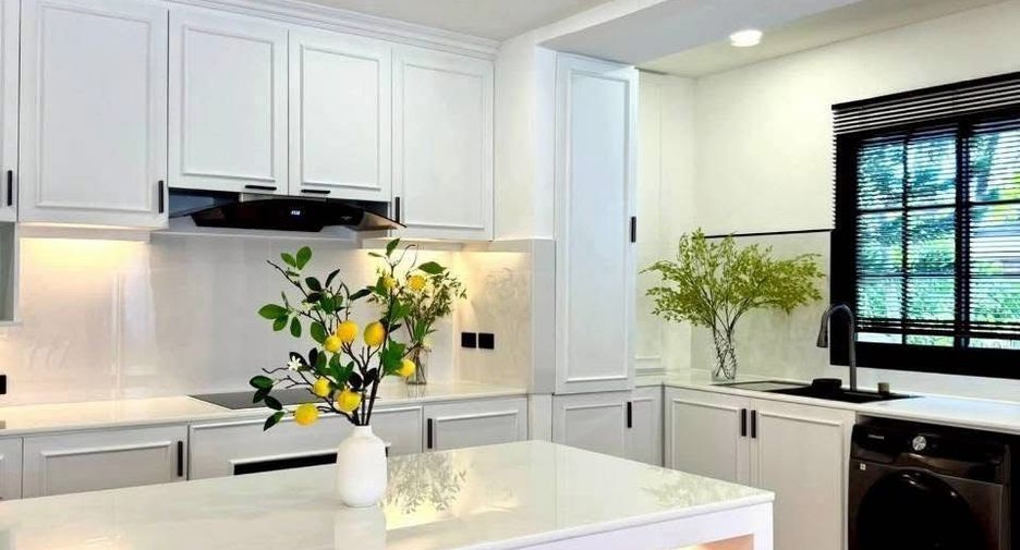 For sale 4 bedrooms house in Bang Lamung, Chonburi
