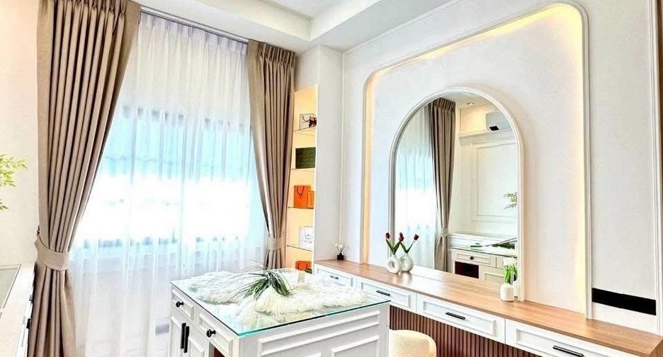 For sale 4 bedrooms house in Bang Lamung, Chonburi