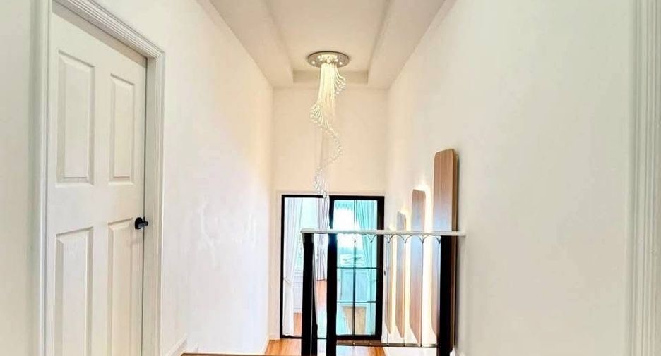 For sale 4 bedrooms house in Bang Lamung, Chonburi