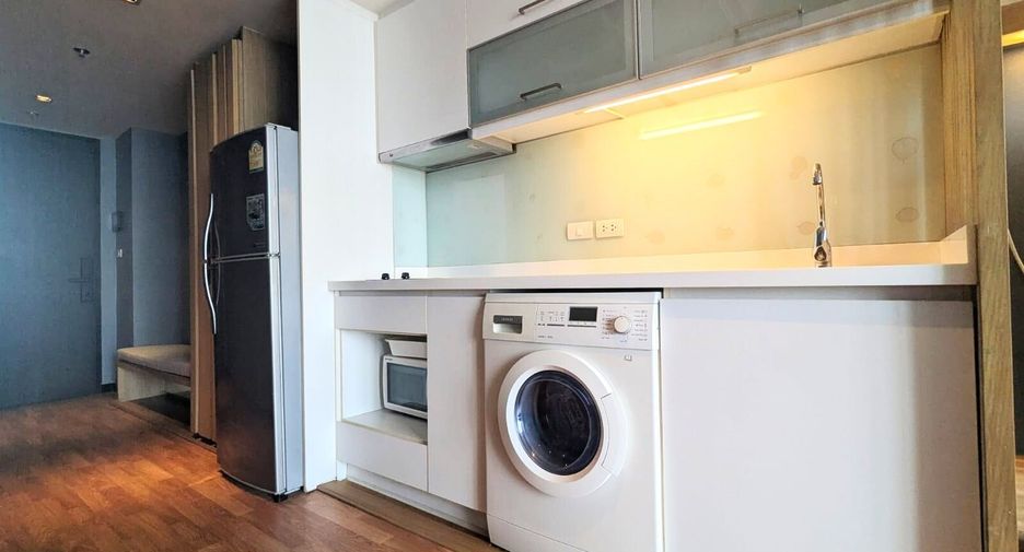 For rent 1 bed condo in Watthana, Bangkok