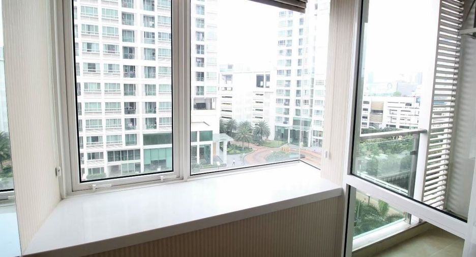 For sale 1 bed condo in Huai Khwang, Bangkok