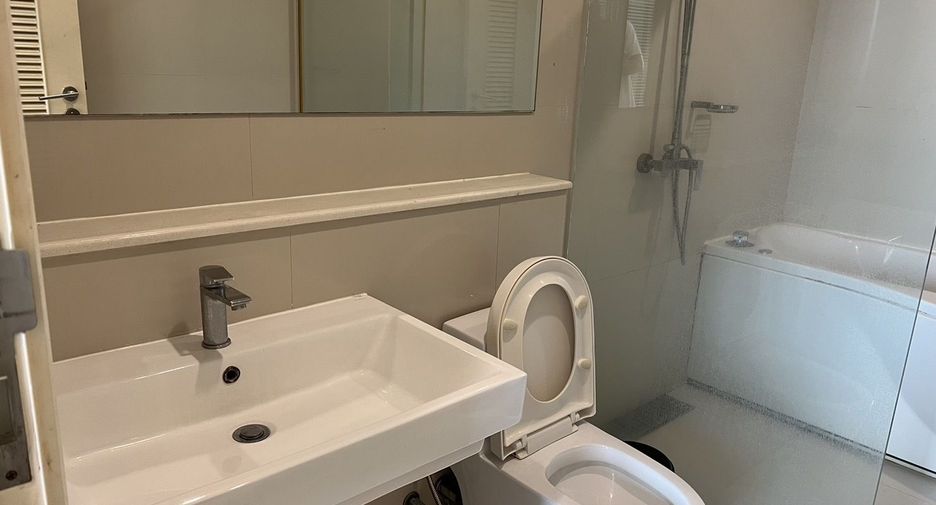 For rent 1 bed condo in Watthana, Bangkok