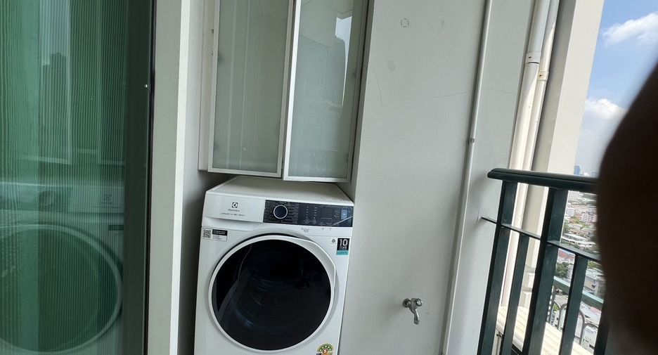For rent 1 bed condo in Watthana, Bangkok