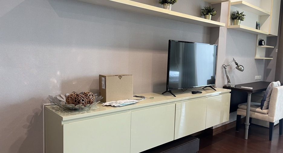 For rent 1 bed condo in Watthana, Bangkok