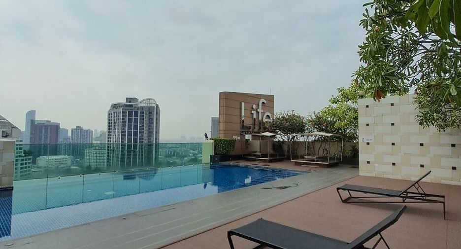 For rent 1 bed condo in Khlong Toei, Bangkok