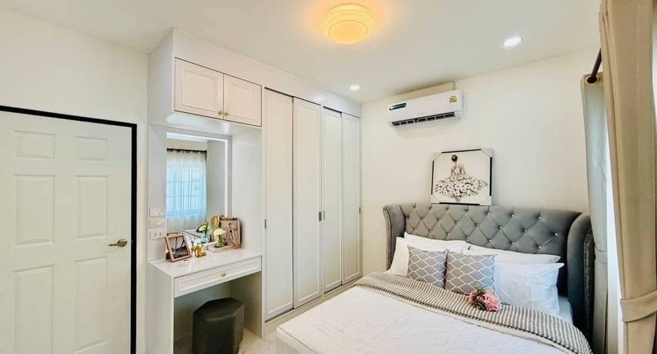 For sale 4 bedrooms house in Bang Lamung, Chonburi