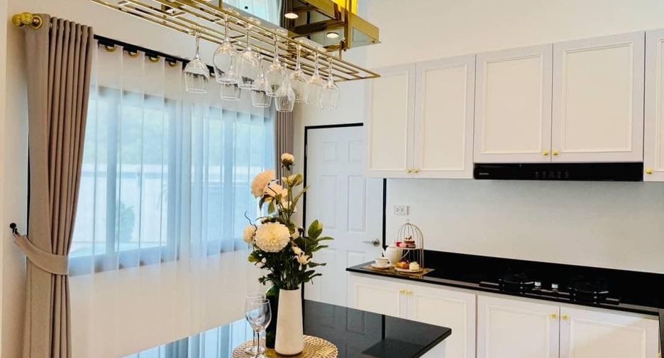 For sale 4 bedrooms house in Bang Lamung, Chonburi