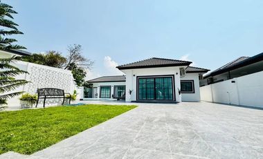 For sale 4 bedrooms house in Bang Lamung, Chonburi