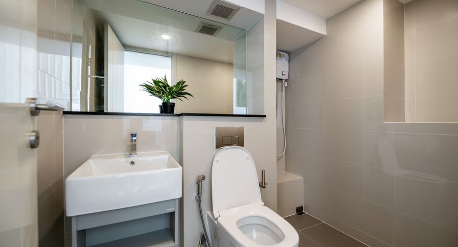 For sale and for rent 1 bed condo in Sathon, Bangkok