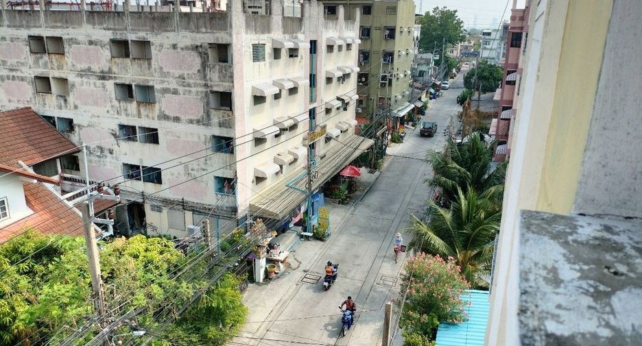 For sale 24 bedrooms retail Space in Mueang Samut Prakan, Samut Prakan