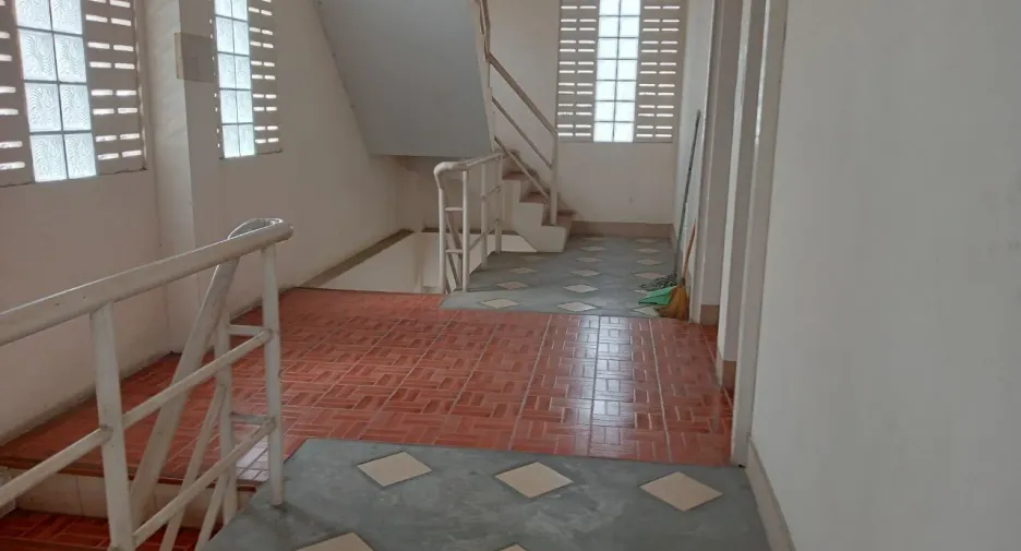 À vendre 24 chambres local commercial à Mueang Samut Prakan, Samut Prakan