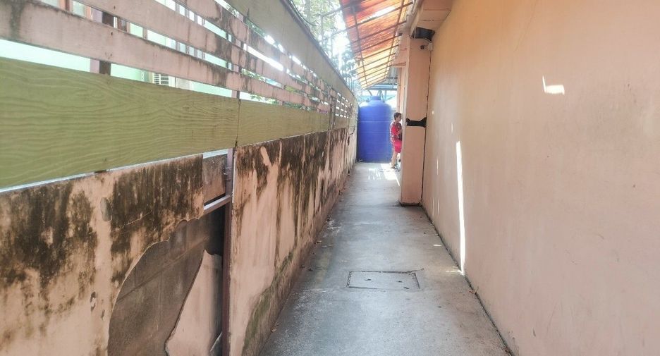 For sale 24 bedrooms retail Space in Mueang Samut Prakan, Samut Prakan