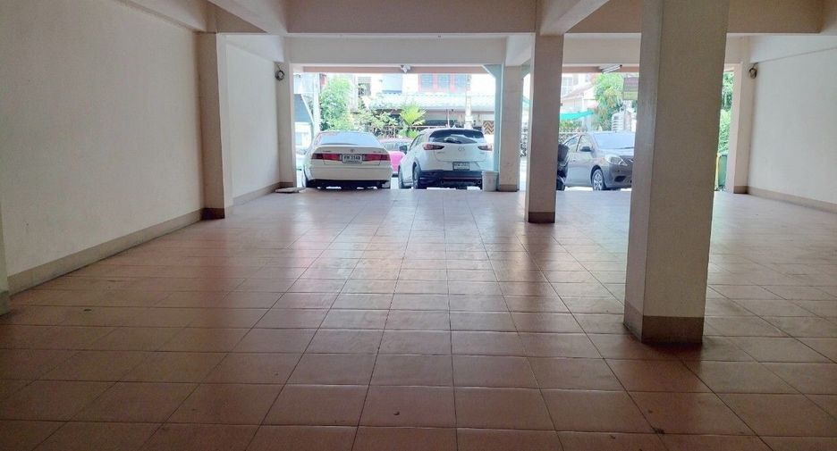 For sale 24 bedrooms retail Space in Mueang Samut Prakan, Samut Prakan