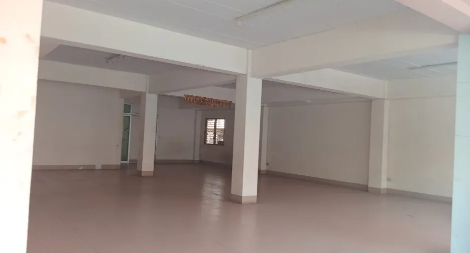 À vendre 24 chambres local commercial à Mueang Samut Prakan, Samut Prakan