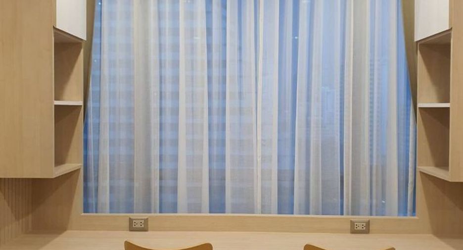 For rent 2 bedrooms condo in Watthana, Bangkok
