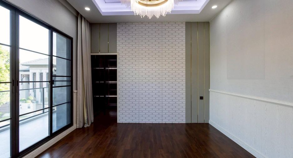 For sale 5 bedrooms house in Prawet, Bangkok