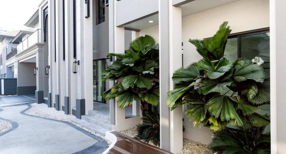 For sale 5 bedrooms house in Prawet, Bangkok