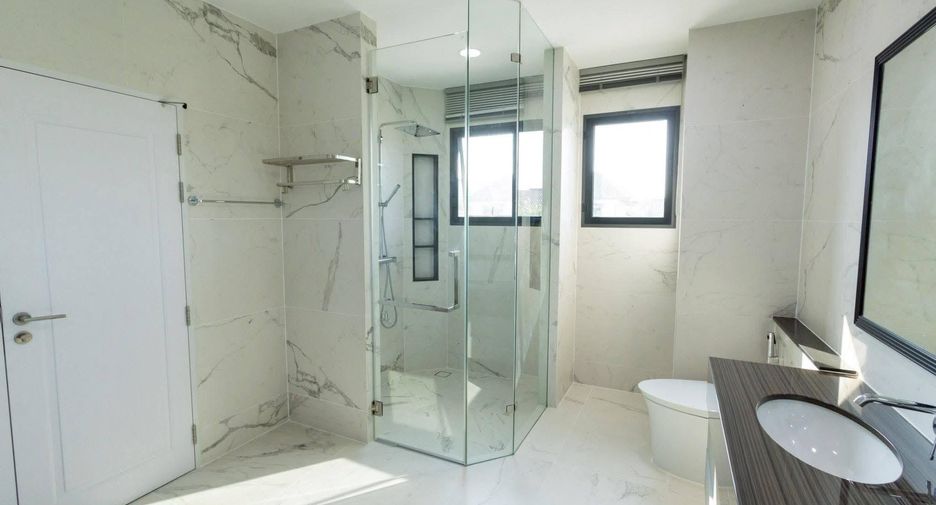 For sale 5 bedrooms house in Prawet, Bangkok