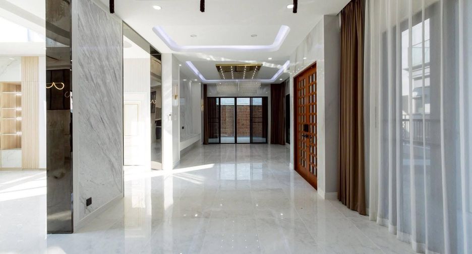 For sale 5 bedrooms house in Prawet, Bangkok