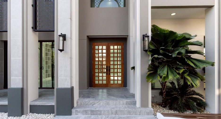 For sale 5 bedrooms house in Prawet, Bangkok
