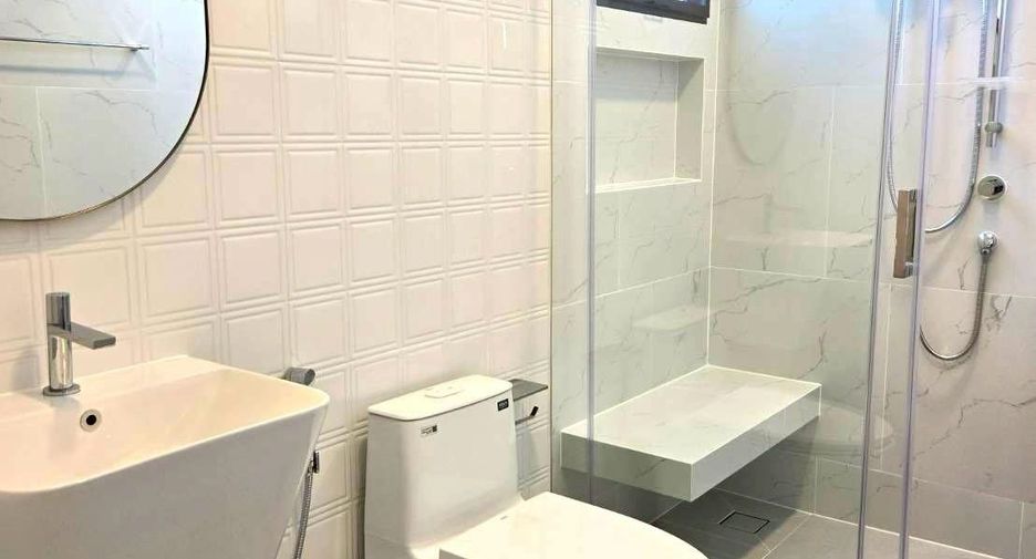 For rent 4 bedrooms house in Saphan Sung, Bangkok