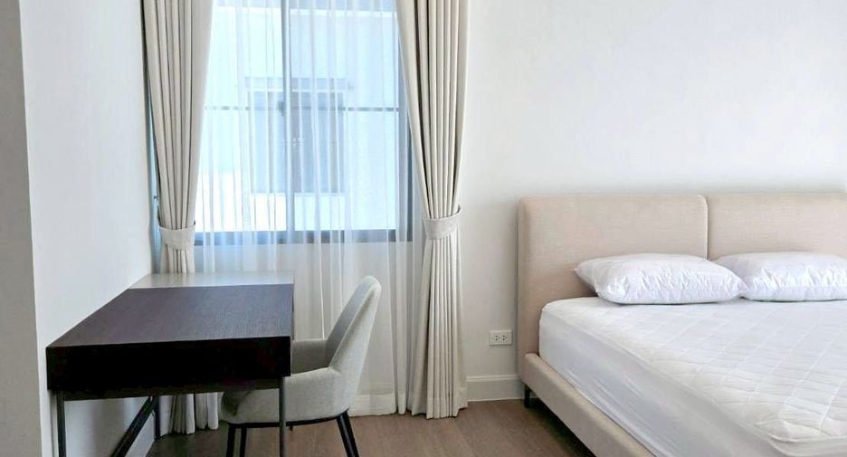 For rent 4 bedrooms house in Saphan Sung, Bangkok