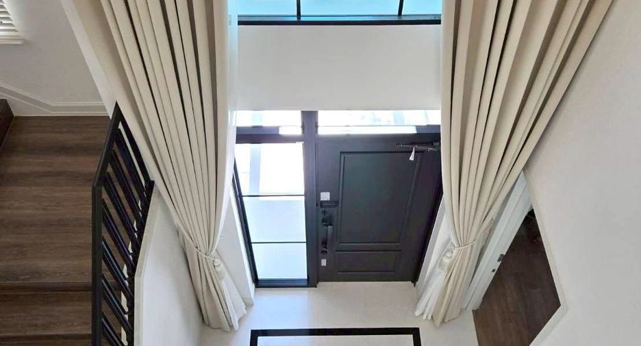 For rent 4 bedrooms house in Saphan Sung, Bangkok
