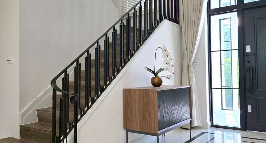 For rent 4 bedrooms house in Saphan Sung, Bangkok