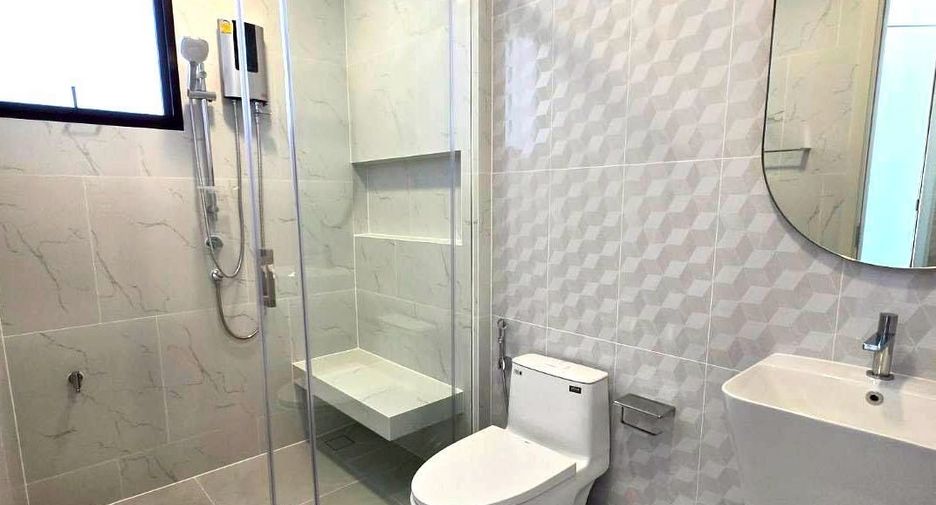 For rent 4 bedrooms house in Saphan Sung, Bangkok