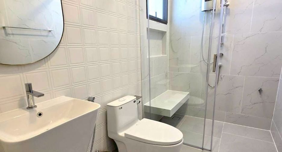 For rent 4 bedrooms house in Saphan Sung, Bangkok