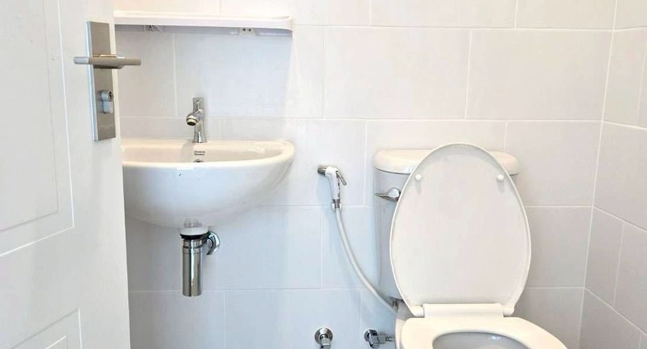 For rent 4 bedrooms house in Saphan Sung, Bangkok