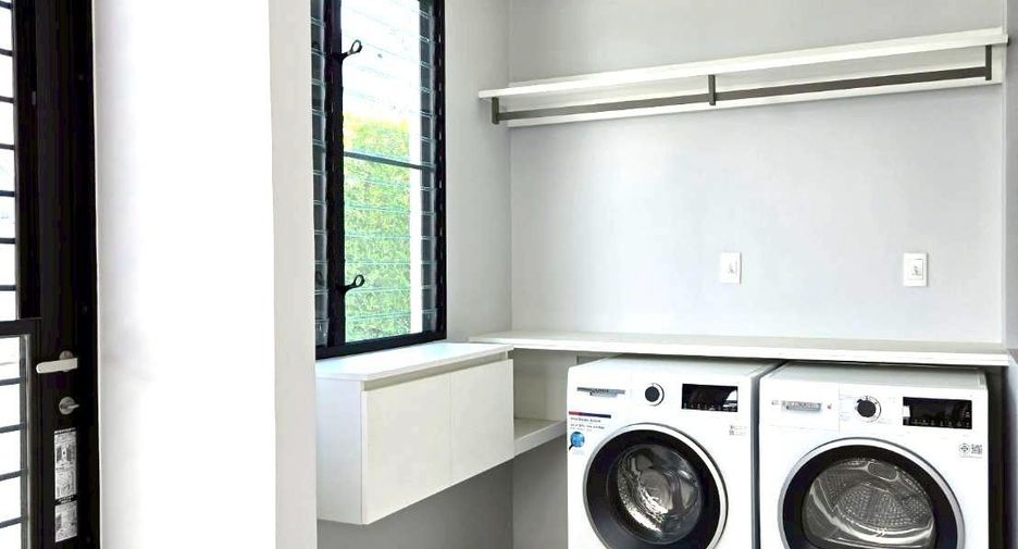 For rent 4 bedrooms house in Saphan Sung, Bangkok