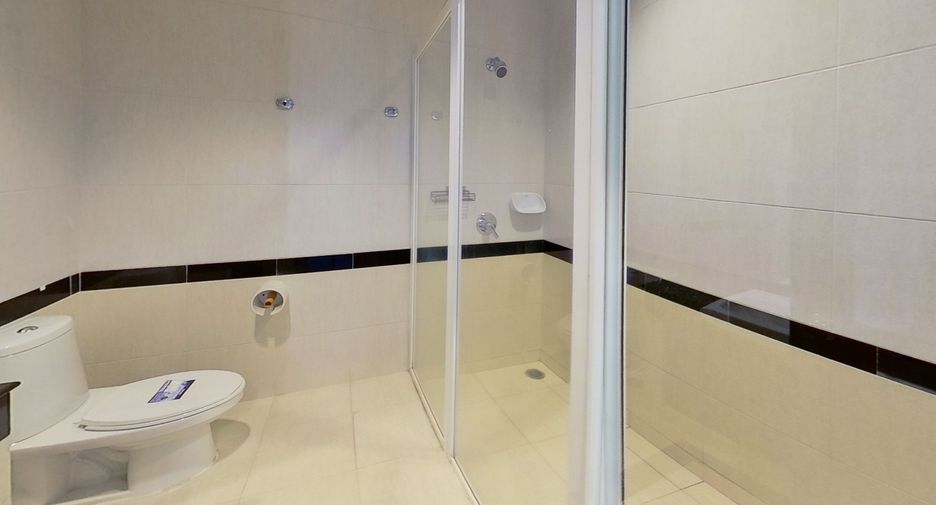 For rent 4 bedrooms condo in Sathon, Bangkok