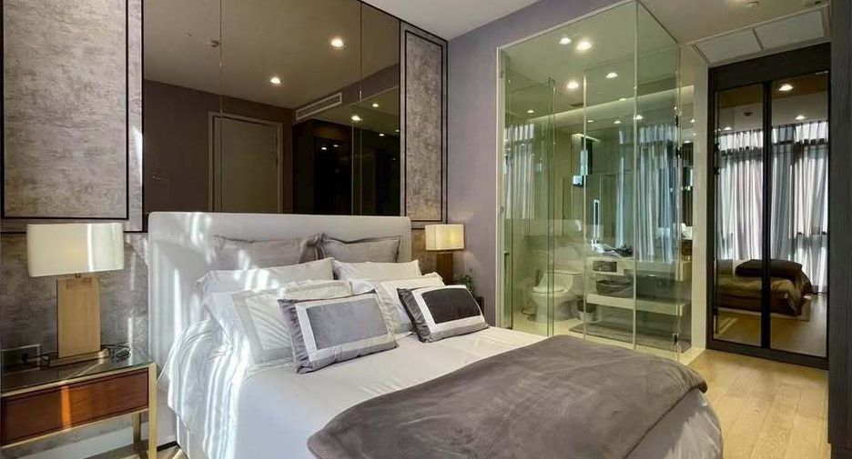For rent 2 bedrooms condo in Khlong Toei, Bangkok