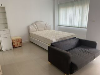 À louer studio condo à Pathum Wan, Bangkok