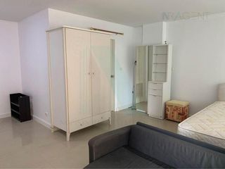 À louer studio condo à Pathum Wan, Bangkok