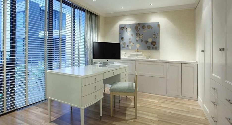 For sale 2 bedrooms condo in Phaya Thai, Bangkok