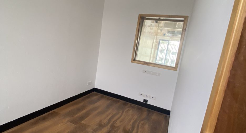 For rent 6 bedrooms retail Space in Phra Khanong, Bangkok