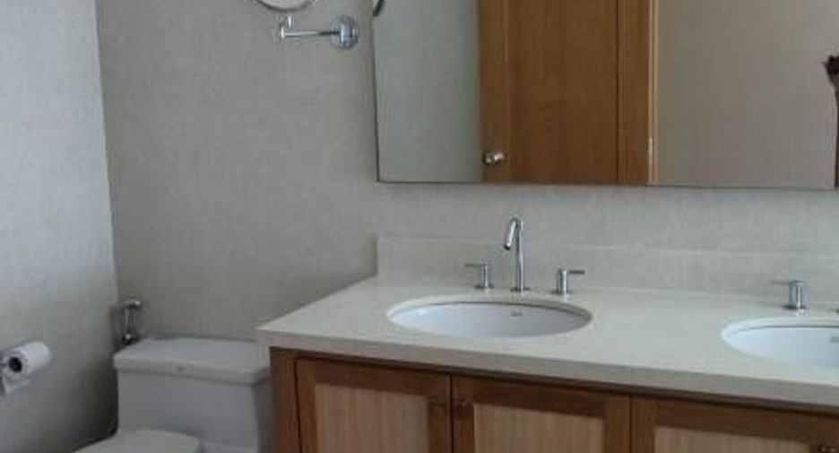Condo en alquiler de 2 habitaciones en Khlong Toei, Bangkok