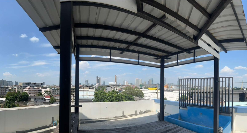 For rent 3 bedrooms retail Space in Rat Burana, Bangkok