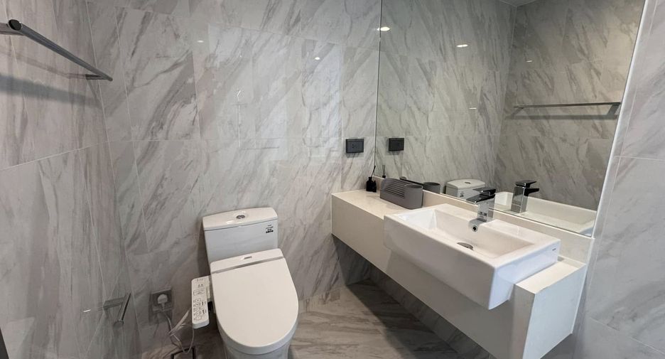 For rent 1 bed condo in Khlong Toei, Bangkok