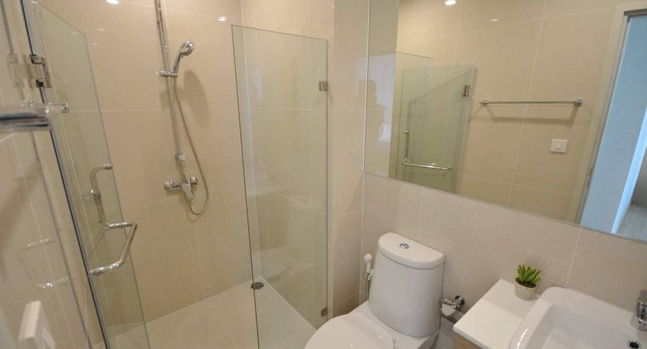 For sale 2 bedrooms condo in Huai Khwang, Bangkok