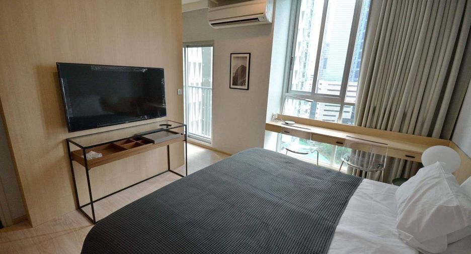 For sale 2 bedrooms condo in Huai Khwang, Bangkok